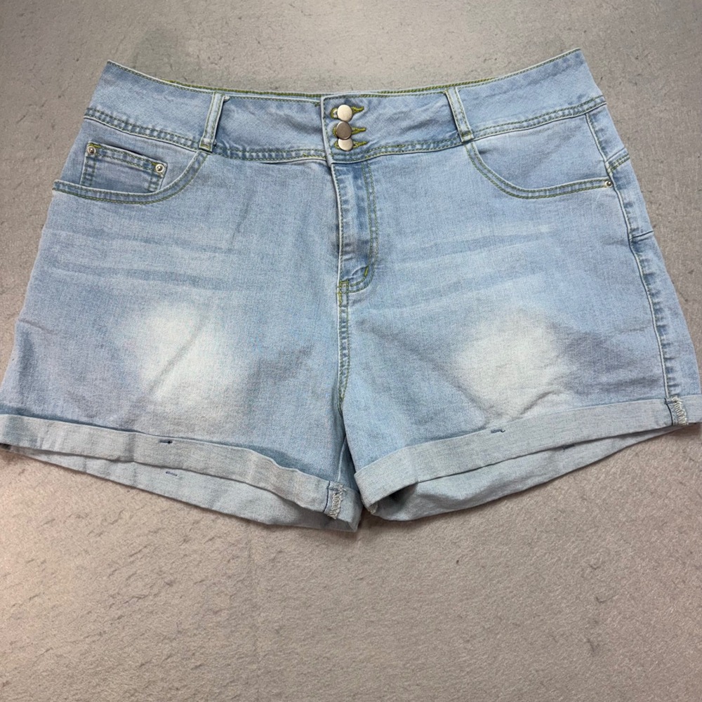 Tanning 2XL‎ Women's Denim Jean Shorts Light Wash Cuffed High Rise Plus Size